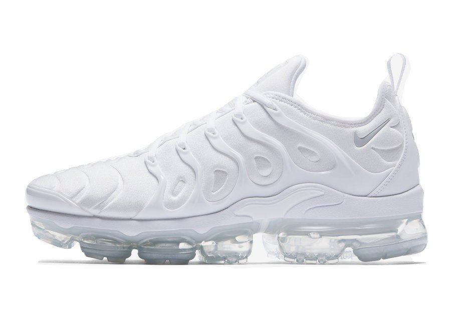 vapormax plus trainers